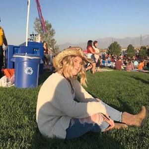 Meet your Posher, Tiffany